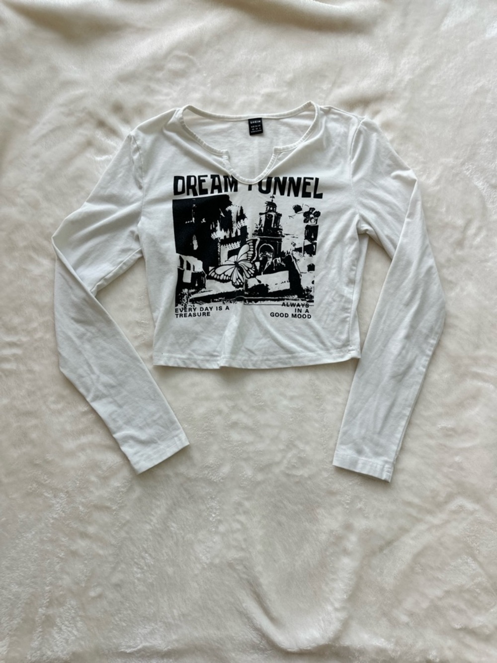Dream Tunnel White Graphic Long-Sleeve Crop Top